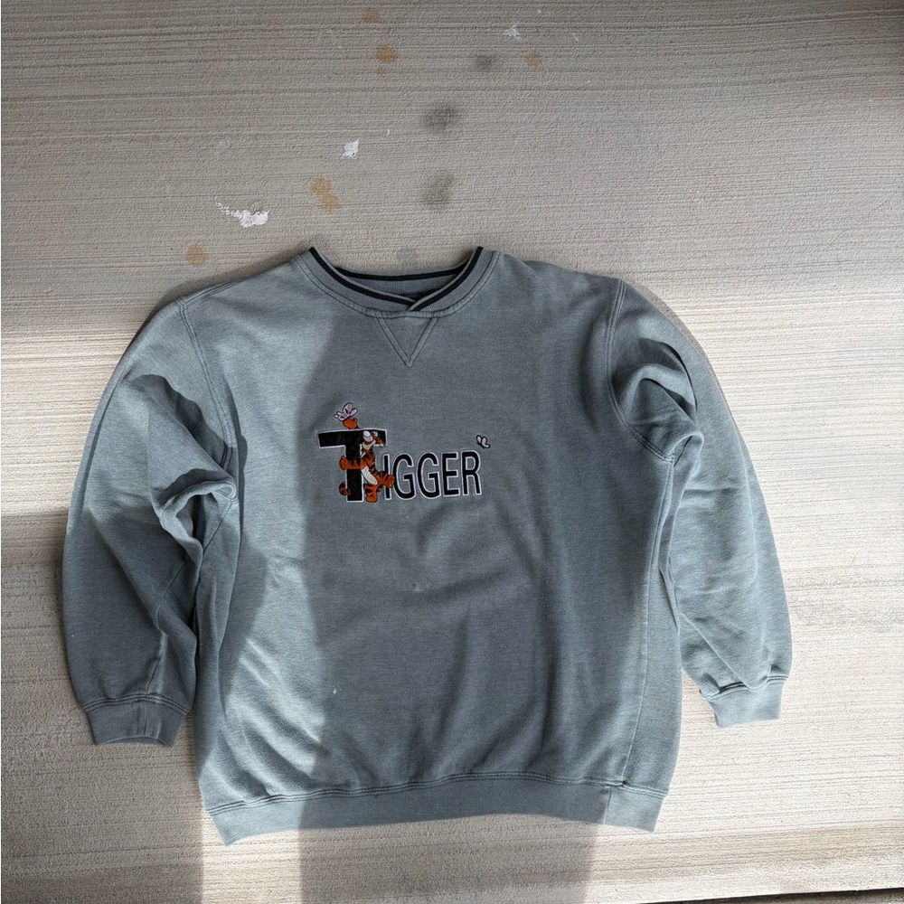 Y2K TIGGER SWEATSHIRT